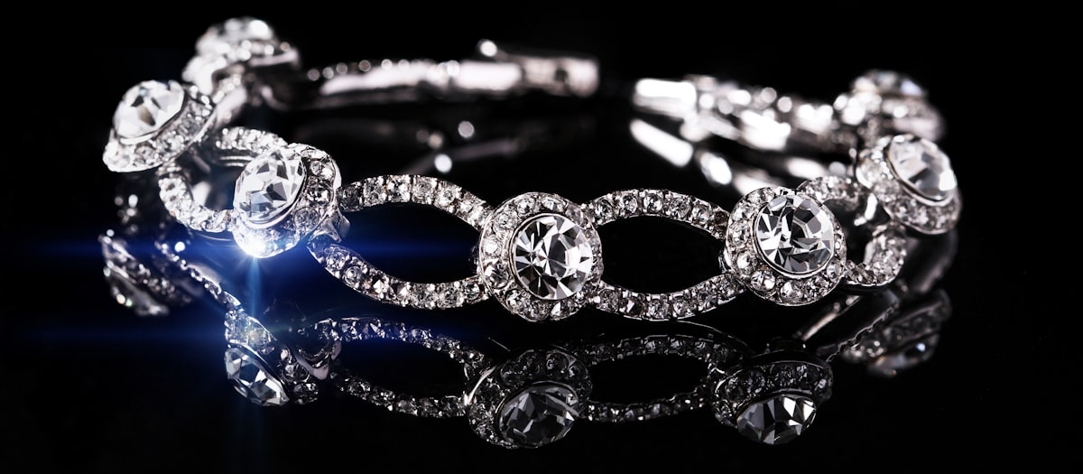 Cut diamonds representing RJC responsible jewellery certification for the diamond industry